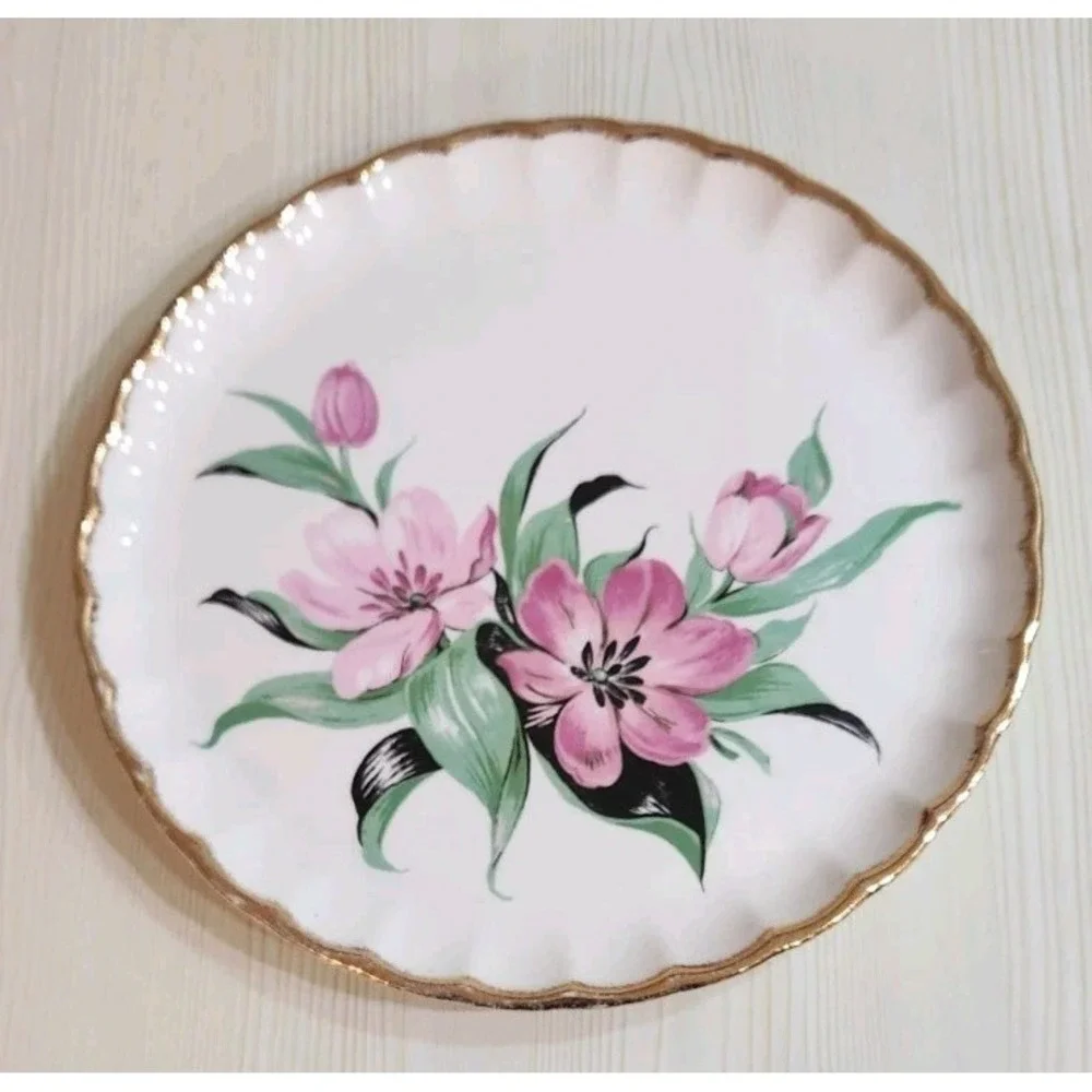WS George Cake Dessert Plate, Floral, Fluted Gold Trim, 9